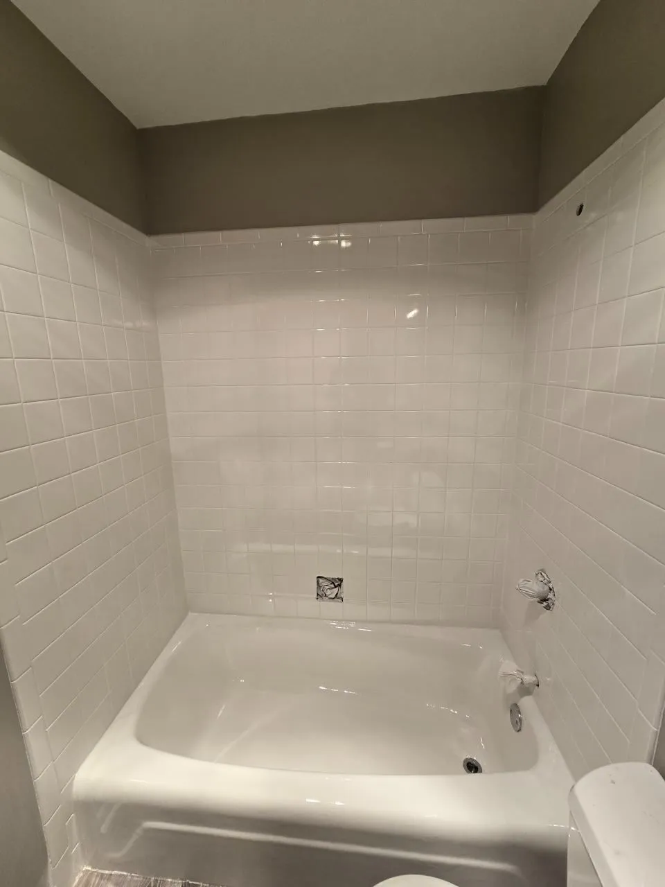 Tile refinishing service by ProTech Recoating in Oak Forest IL