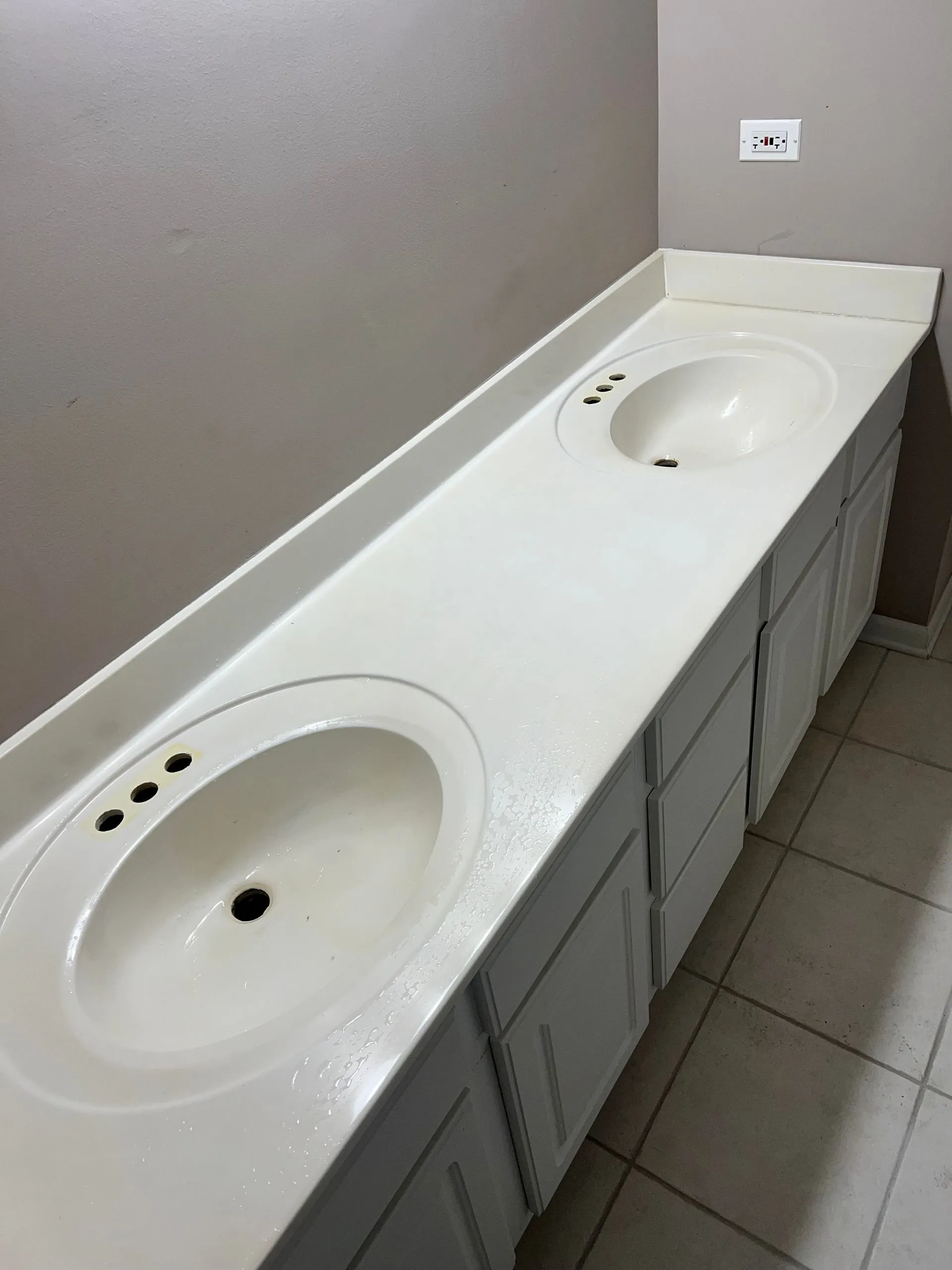 Hotel countertop refinishing Chicago IL
