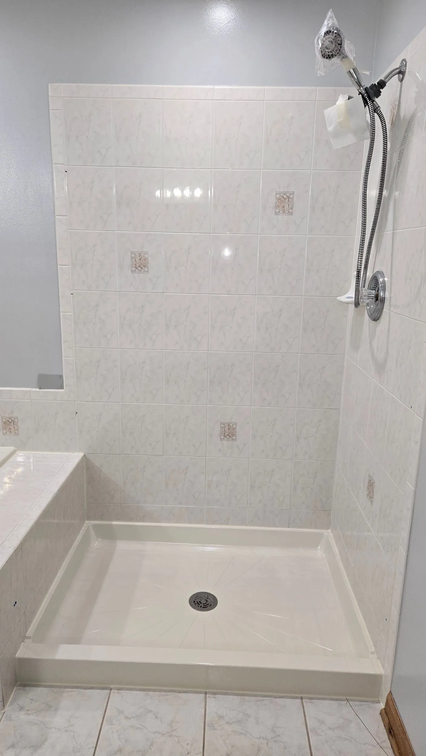 Hotel shower base refinishing Chicago IL